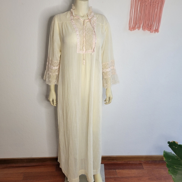 Vintage 70s Christian Dior Gauze Sheer nightgown - Picture 6 of 11